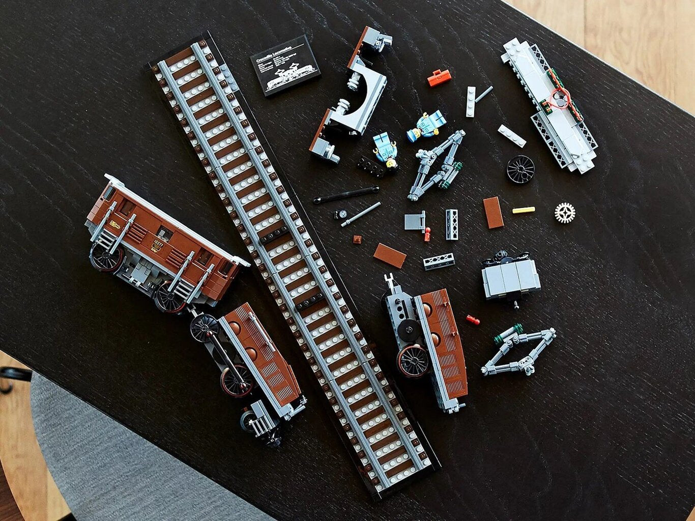 LEGO® 10277  Icons Krokodilų lokomotyvas, 1271 vnt.