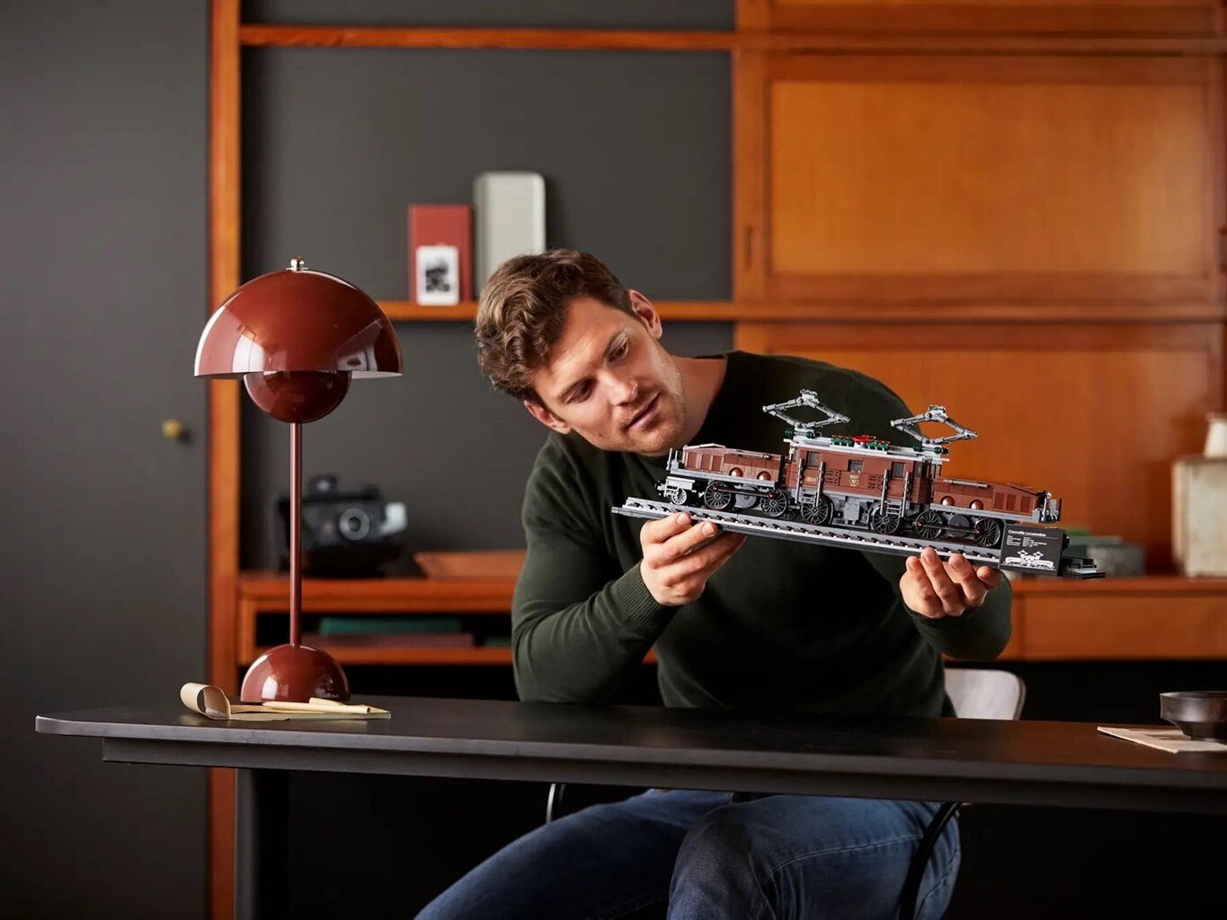 LEGO® 10277  Icons Krokodilų lokomotyvas, 1271 vnt.