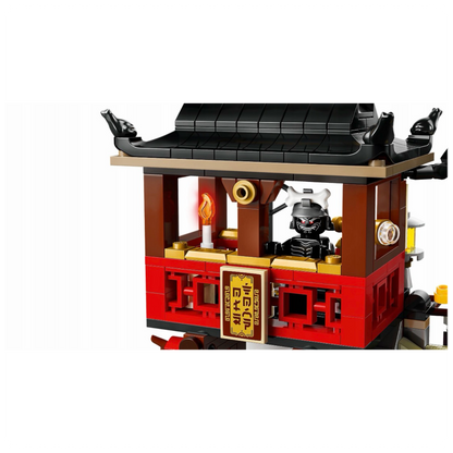 LEGO® Ninjago® Old Town – 15-ųjų metinių senamiestis (71861)