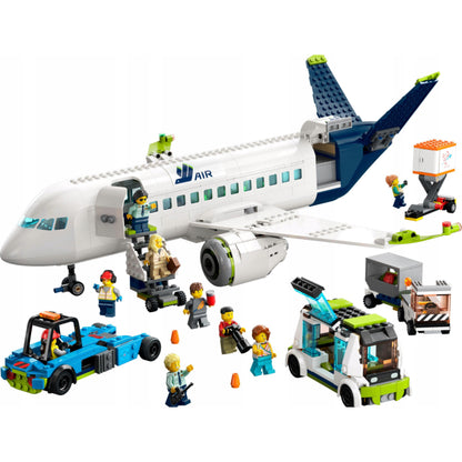 LEGO® City Keleivinis lėktuvas – orlaivio rinkinys su oro uosto transportu ir figūrėlėmis