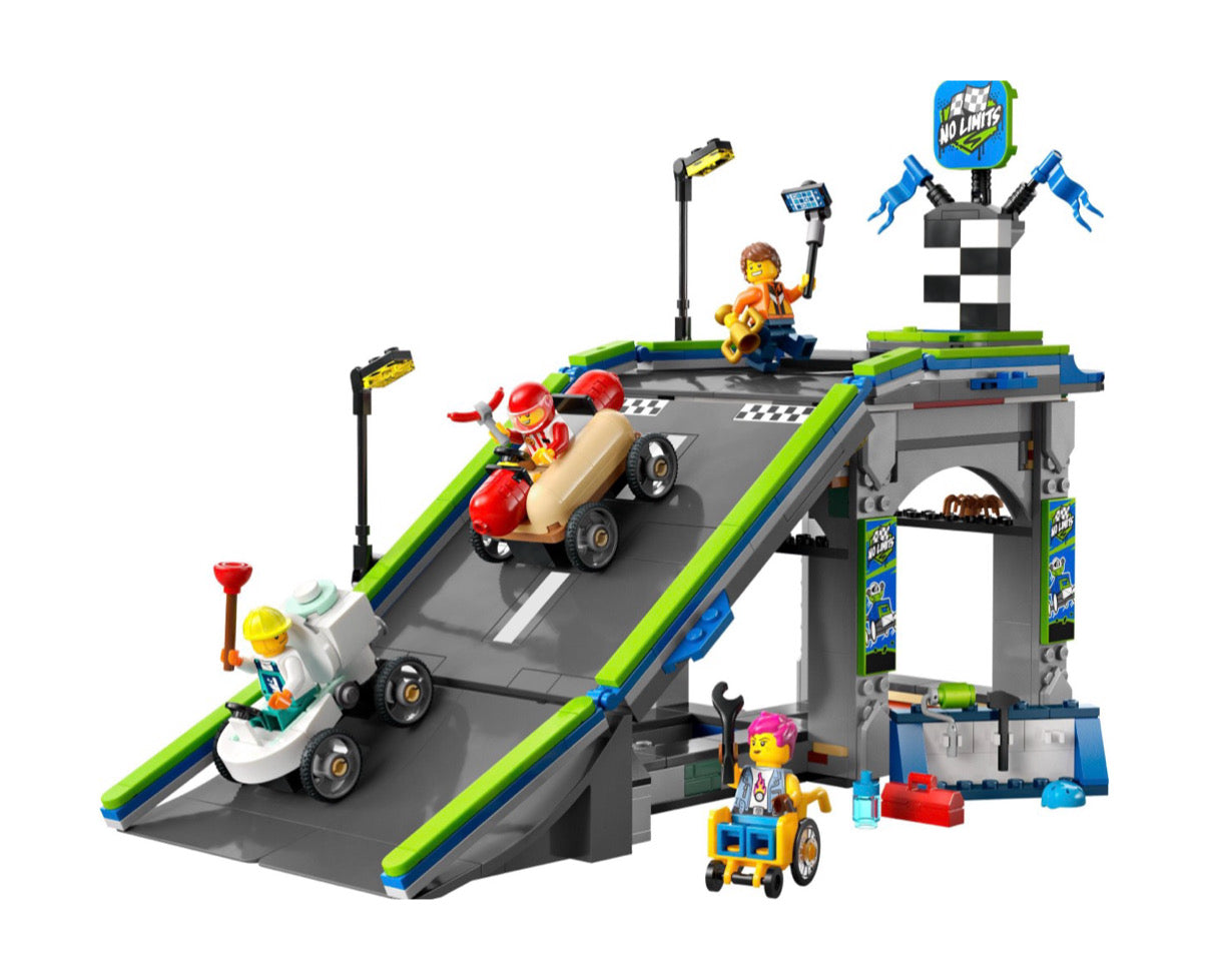LEGO® City 60460 „No Limits“ Lenktynių trasa su rampos pakilimu