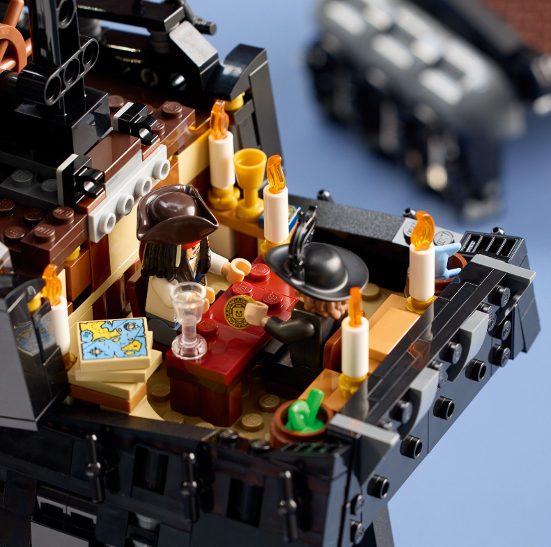 LEGO® Icons 10365 Kapitono Džeko Sparou piratų laivas