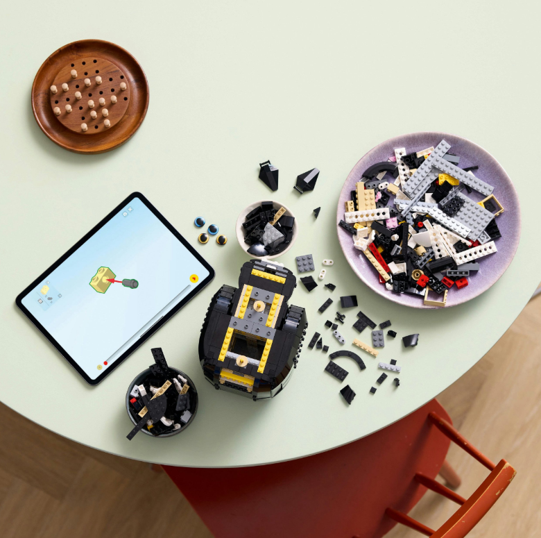 LEGO® Ideas 21349 – Mustvalge kass