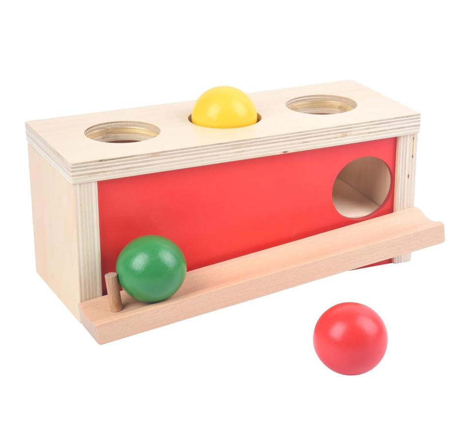 Montessori medinė objektų pastovumo dėžutė su kamuoliukais (9 – 18 mėn.)